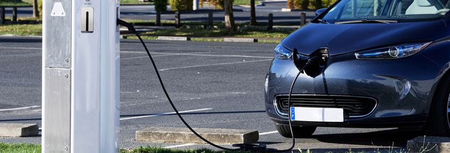 Borne de recharge pour véhicules